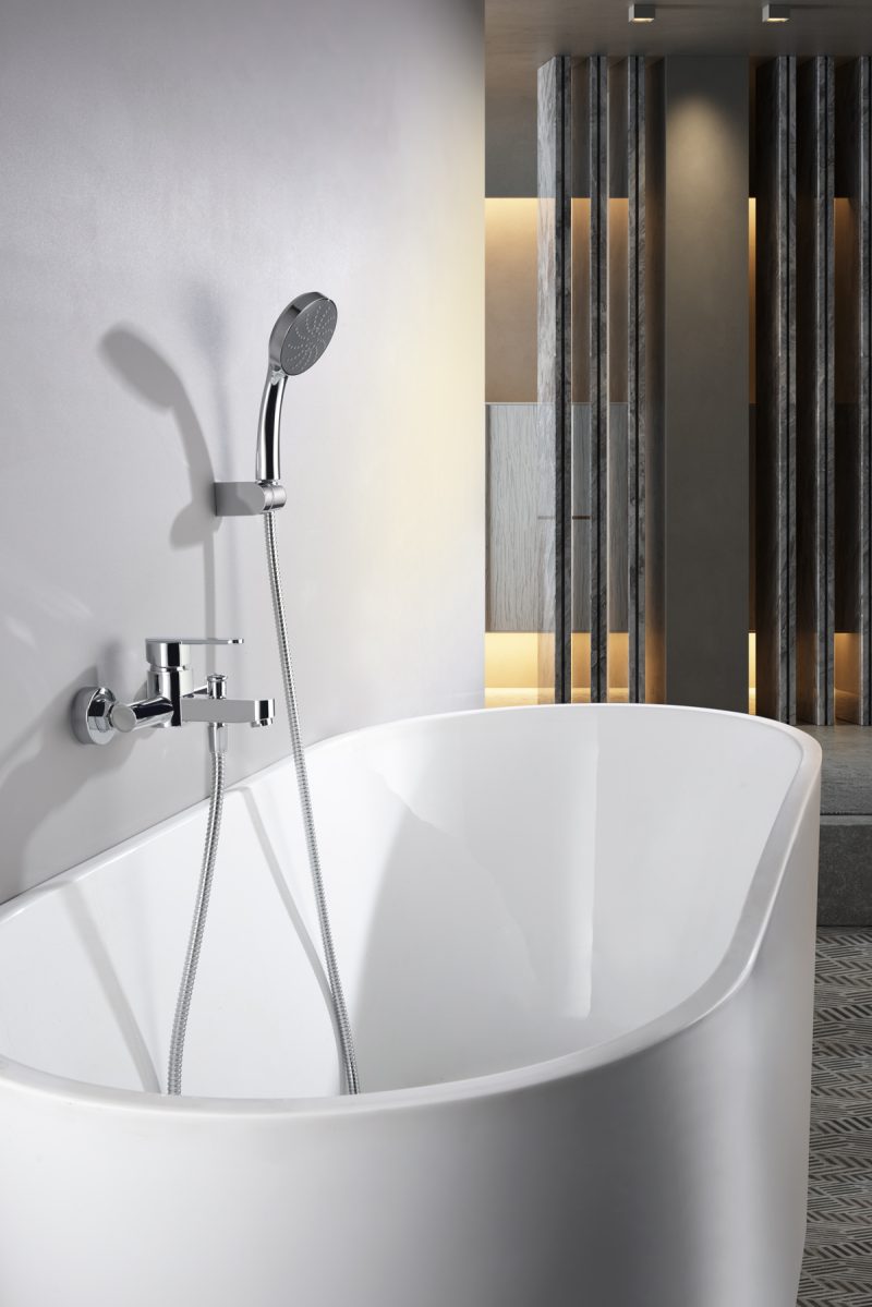 Robinets de bain et de douche chromés à levier unique de la série roma